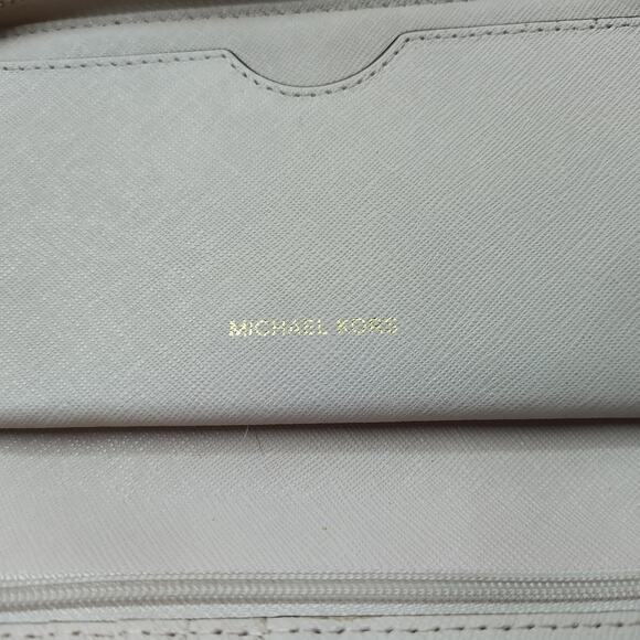 Michael Kors Light Pink Pebbled Leather Zip Around Credit Card ID Window Wallet - Picture 12 of 15